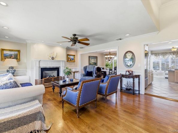 2863 Harbor Road, Merrick NY 11566