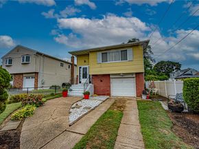 15 Major Road, Massapequa NY 11758