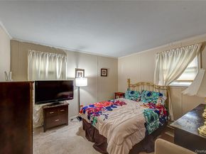 15 Major Road, Massapequa NY 11758