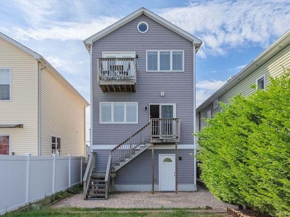 243 Sportsmans Avenue, Freeport NY 11520