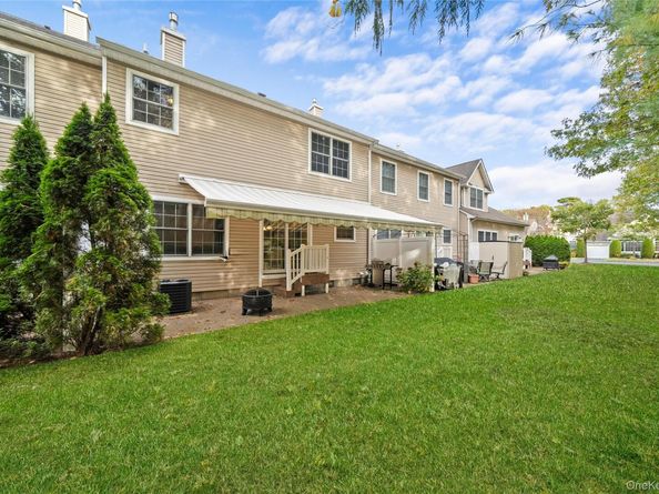 8 Eagle Circle, Bohemia NY 11716