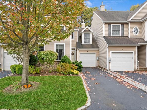 8 Eagle Circle, Bohemia NY 11716
