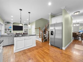 8 Eagle Circle, Bohemia NY 11716