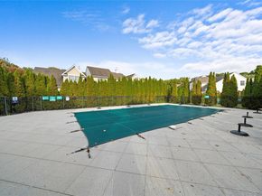 8 Eagle Circle, Bohemia NY 11716