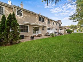 8 Eagle Circle, Bohemia NY 11716