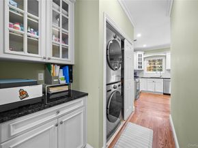 8 Eagle Circle, Bohemia NY 11716