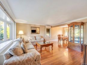 2 Ash Place, New Hyde Park NY 11040