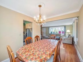 2 Ash Place, New Hyde Park NY 11040