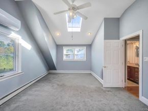 2 Ash Place, New Hyde Park NY 11040
