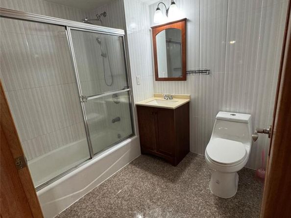 35-19 Leavitt Street 3E, Flushing NY 11354
