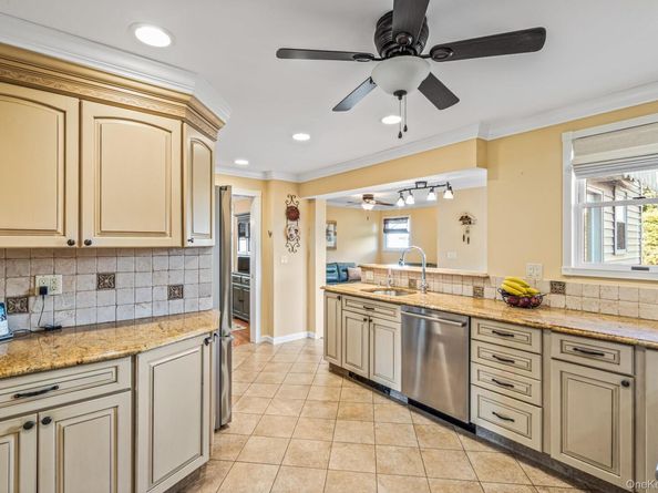 256 Garfield Avenue, Mineola NY 11501