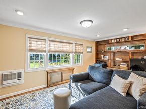 256 Garfield Avenue, Mineola NY 11501