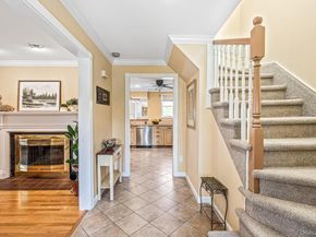 256 Garfield Avenue, Mineola NY 11501