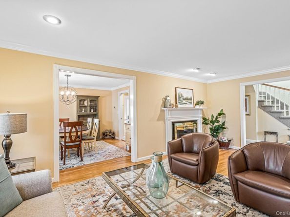 256 Garfield Avenue, Mineola NY 11501