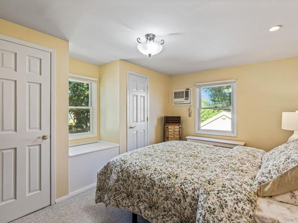 256 Garfield Avenue, Mineola NY 11501