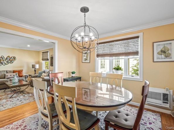 256 Garfield Avenue, Mineola NY 11501