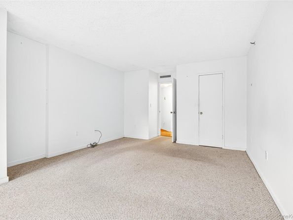 10 Stewart Place 2DW, White Plains NY 10603