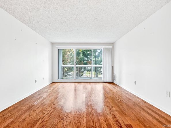 10 Stewart Place 2DW, White Plains NY 10603