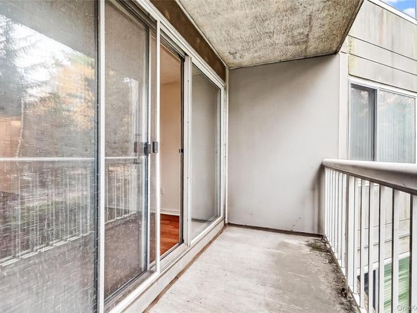 10 Stewart Place 2DW, White Plains NY 10603