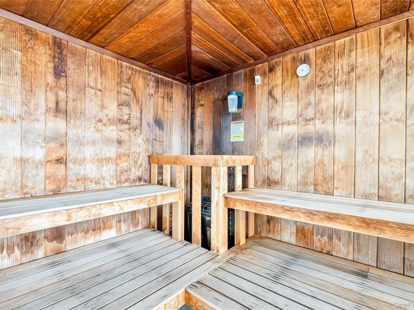 10 Stewart Place 2DW, White Plains NY 10603