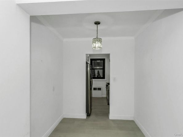 15 Hill Park Ave Avenue 1C, Great Neck NY 11021