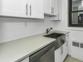 15 Hill Park Ave Avenue 1C, Great Neck NY 11021