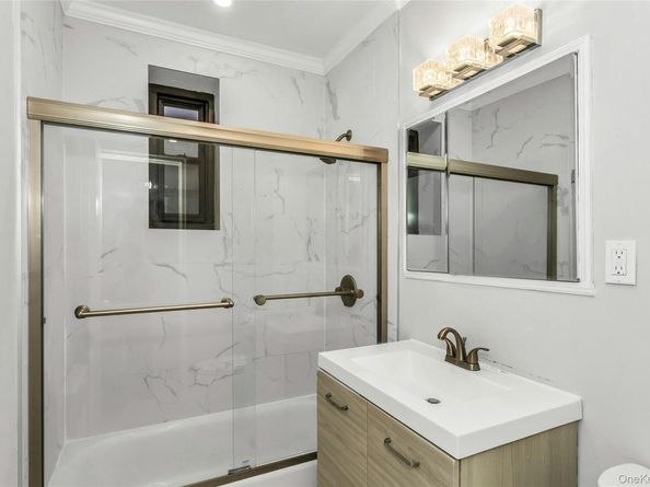 15 Hill Park Ave Avenue 1C, Great Neck NY 11021