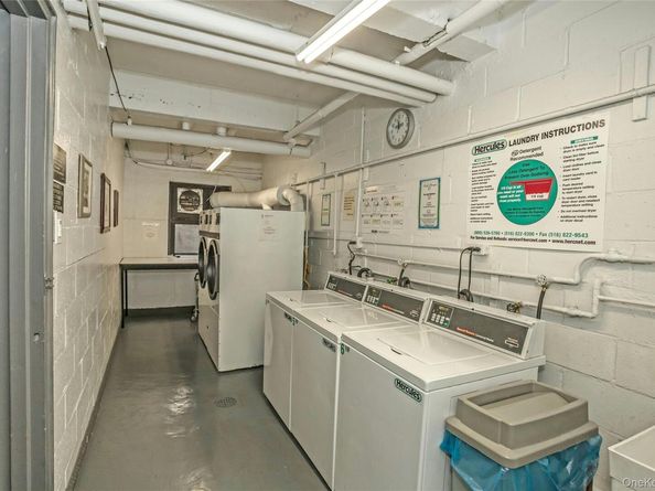 15 Hill Park Ave Avenue 1C, Great Neck NY 11021