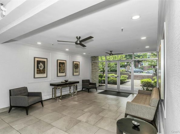 15 Hill Park Avenue 1C, Great Neck NY 11021