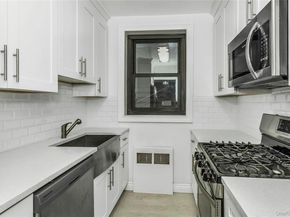 15 Hill Park Ave Avenue 1C, Great Neck NY 11021