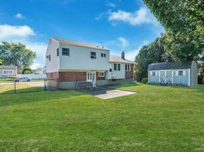14 Lincoln Road N, Plainview NY 11803