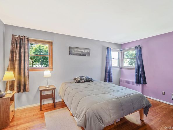 14 Lincoln Road N, Plainview NY 11803