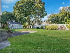 14 Lincoln Road N, Plainview NY 11803