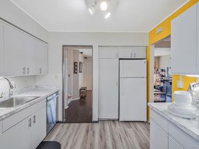 14 Lincoln Road N, Plainview NY 11803