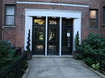 306 E Mosholu Parkway S