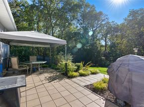 173 W End Avenue, Shirley NY 11967