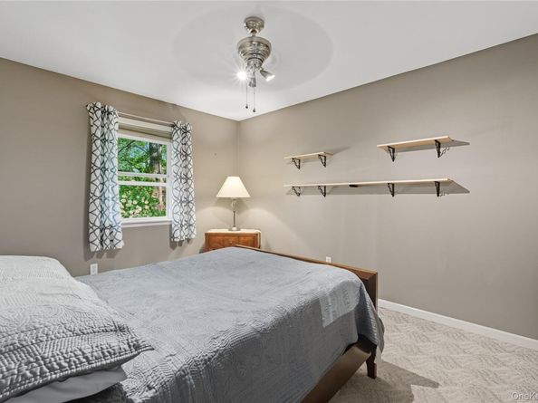 173 W End Avenue, Shirley NY 11967