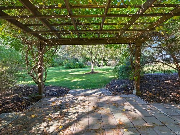 173 W End Avenue, Shirley NY 11967