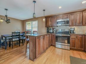 170 Wickfield Lane, North Babylon NY 11703
