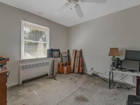 170 Wickfield Lane, North Babylon NY 11703