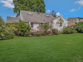 170 Wickfield Lane, North Babylon NY 11703
