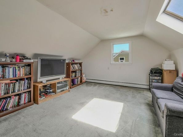 170 Wickfield Lane, North Babylon NY 11703