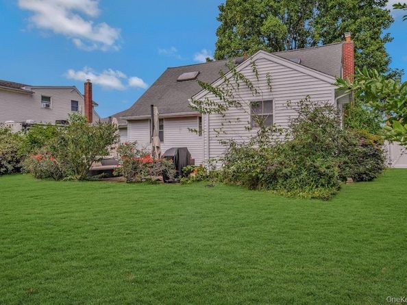 170 Wickfield Lane, North Babylon NY 11703