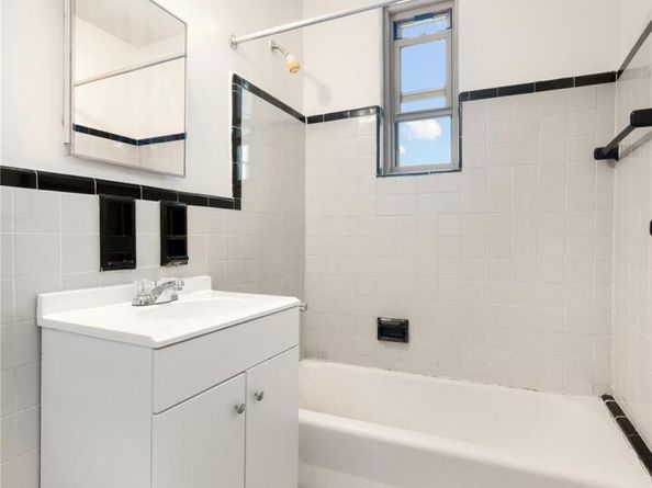 67-25 Clyde Street 7H, Forest Hills NY 11375