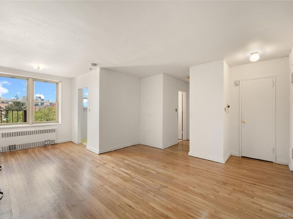67-25 Clyde Street 7H, Forest Hills NY 11375