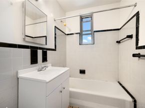 67-25 Clyde Street 7H, Forest Hills NY 11375