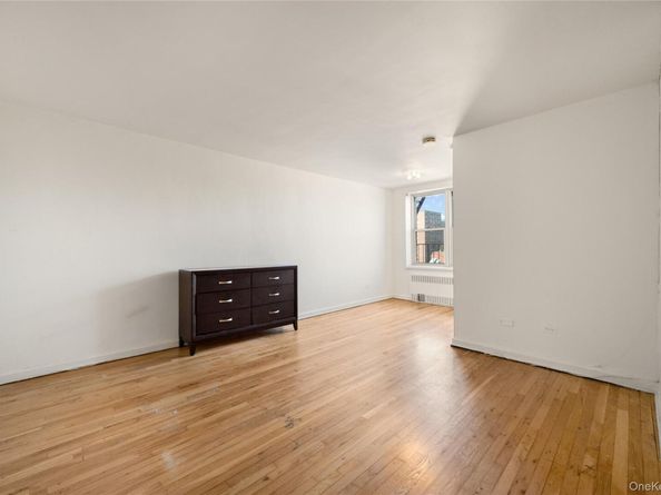 67-25 Clyde Street 7H, Forest Hills NY 11375