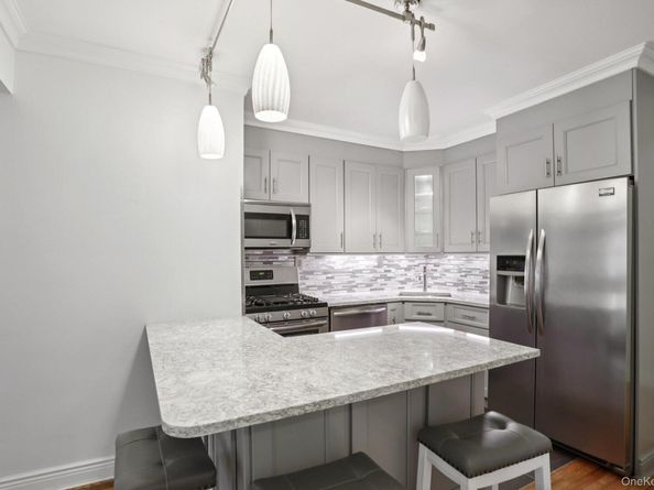 255 Bronx River Road 8J, Yonkers NY 10704