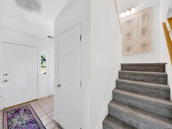 8 Hendrick Hills, Peekskill NY 10566
