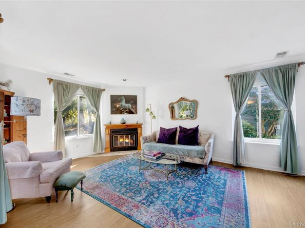 8 Hendrick Hills, Peekskill NY 10566